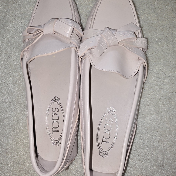 TOD'S Light Pink Loafers - Picture 5 of 5